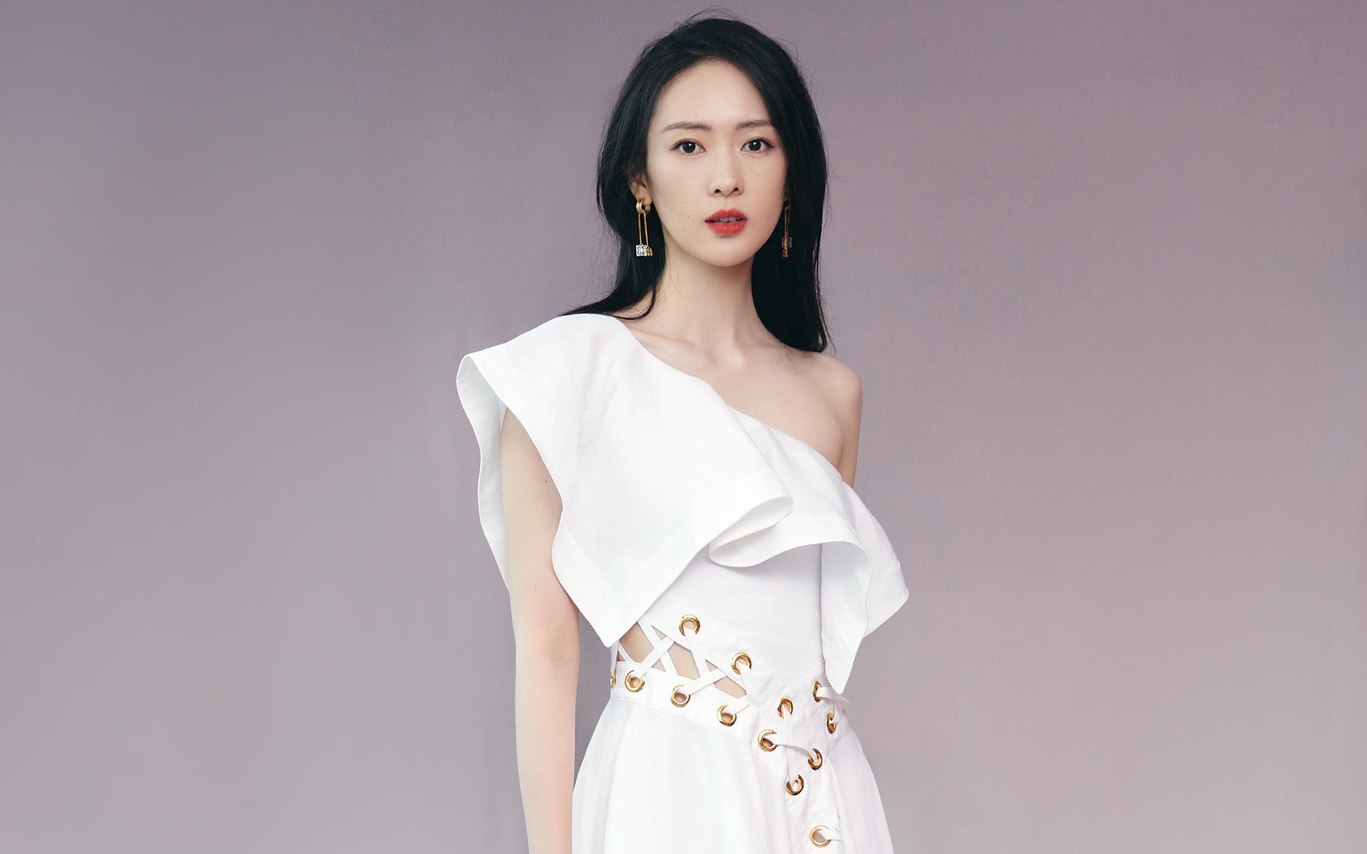 开云体育平台APP-克莱降维打击！篮网vs新疆跨界幻想赛，三分暴雨如何淹没天山防线？